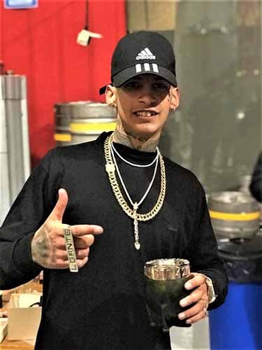 Un feriante de Luján le regaló un mate a L-Gante