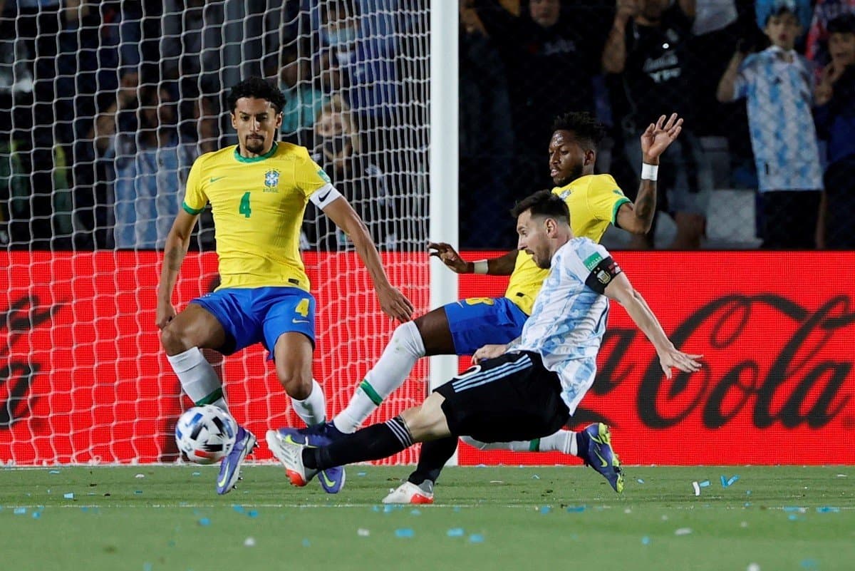 Argentina va a Qatar 2022 luego de igualar con Brasil y gracias a la derrota de Chile