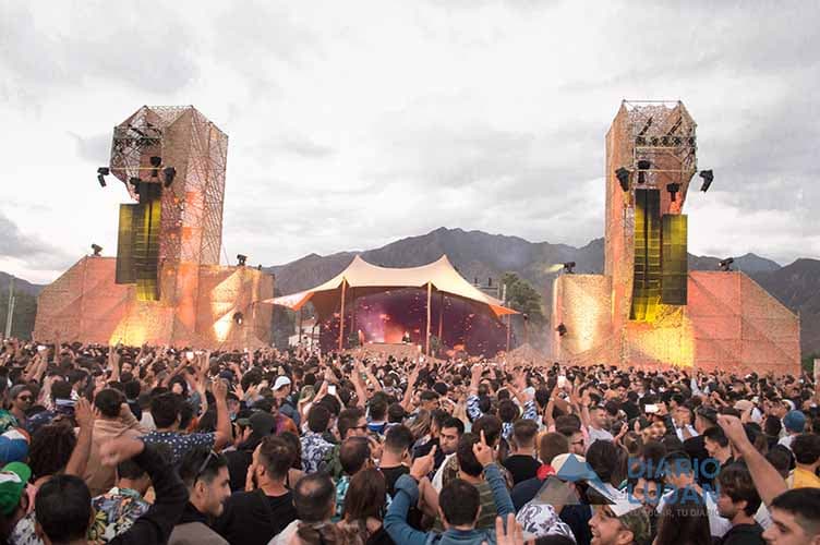 10.000 espectadores ovacionaron a Hernán Cattaneo en Potrerillos