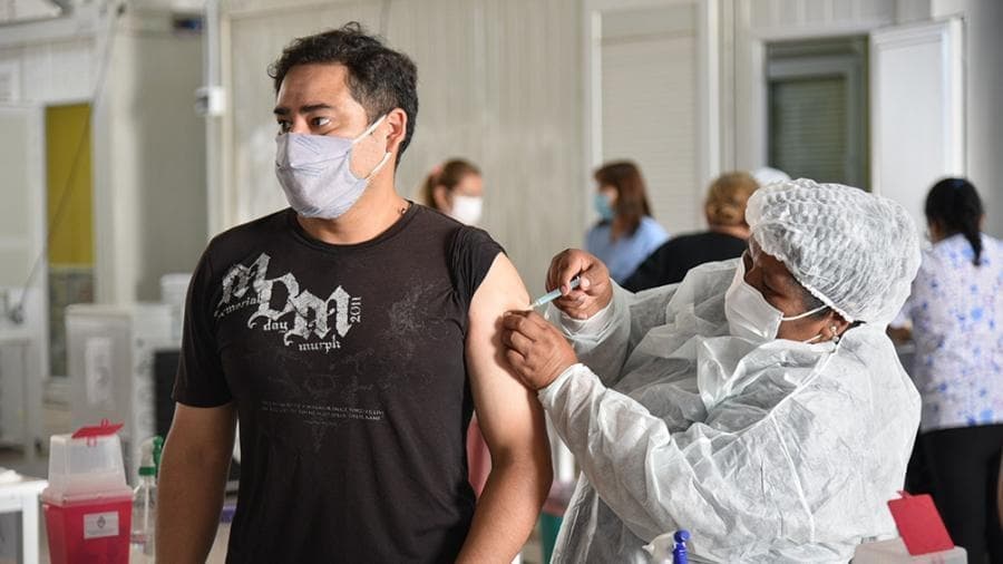 Los recuperados de Covid deben esperar 90 días para vacunarse