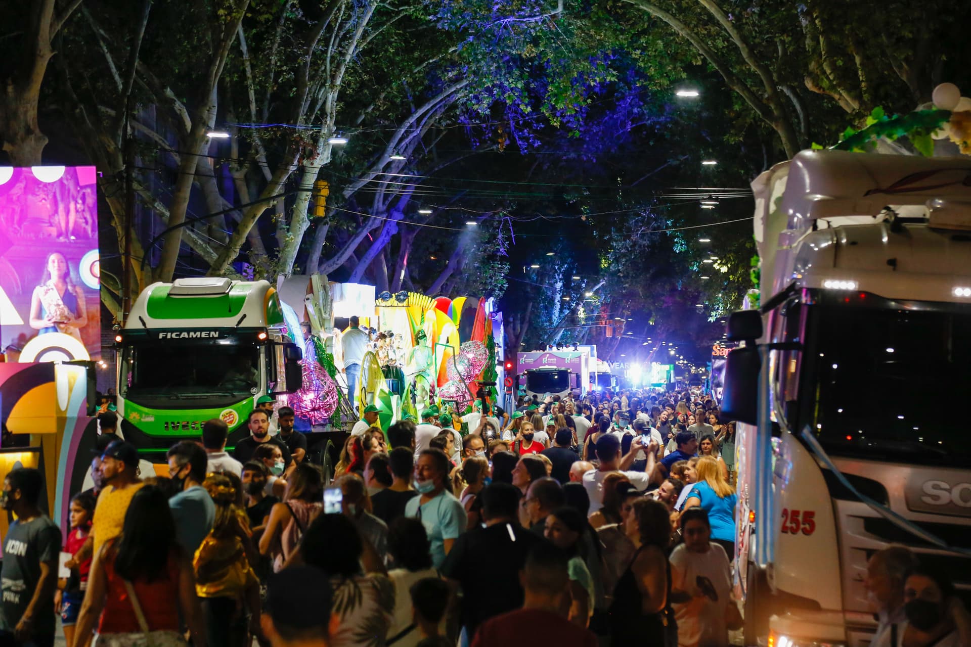 Vía Blanca: fiesta en las calles de Mendoza