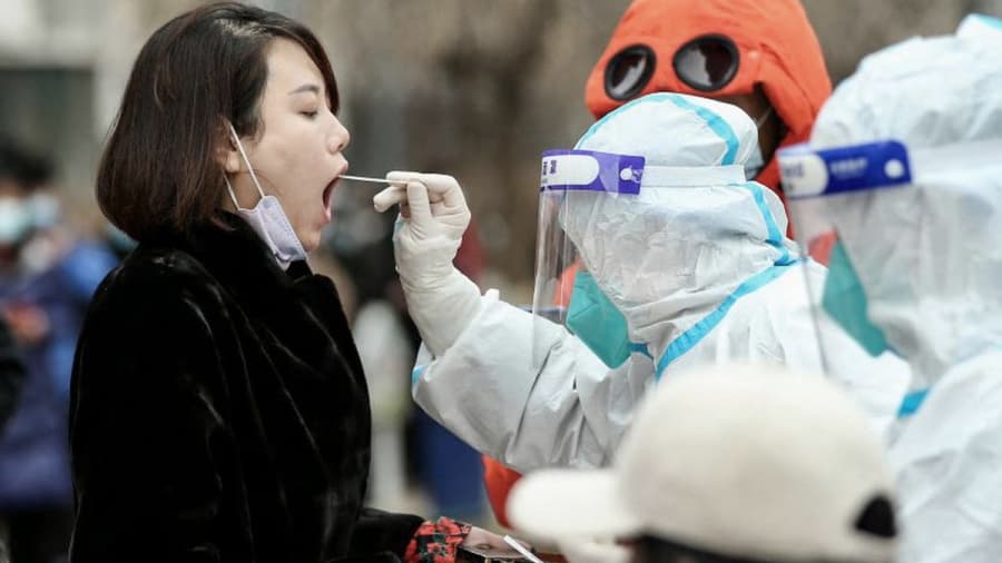 Confinados en Shangai ante 13 mil nuevos casos de covid en 24hs