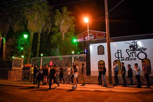Fuertes multas y concientización a jóvenes para reducir los peligros del alcohol al volante