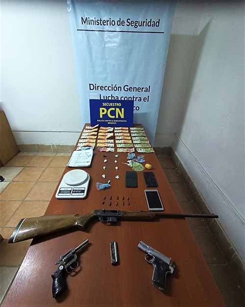 Hay 14 detenidos tras allanamientos de droga, armas y dinero en Luján y San Martín
