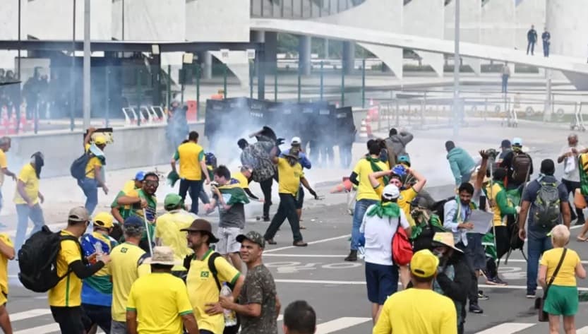 Los tres poderes de Brasil condenaron los «actos terroristas» en la capital
