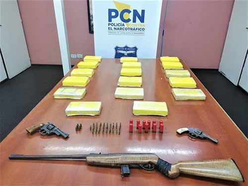 Operativo desde Buenos Aires a Mendoza: 17 ladrillos de cocaína, dinero, armas y vehículos