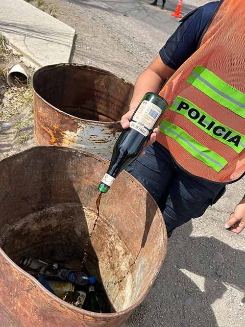 Fuerte operativo en Potrerillos y El Carrizal dejaron 250 litros de alcohol en el tacho