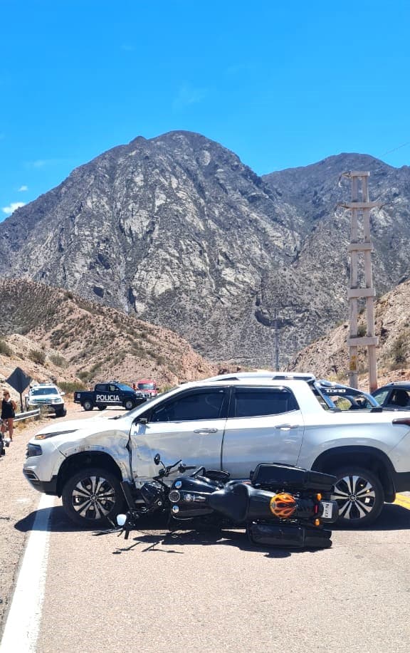 Giró en U en plena Ruta 7 y chocó una Harley
