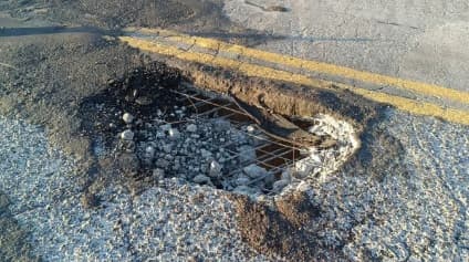 Atención al circular por Cacheuta por un gran pozo