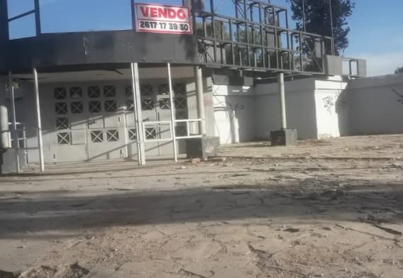 Venden un boliche de viejas glorias en Chacras