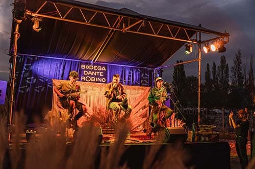 Dante Robino celebra el Mes del Vino Argentino con música y copas