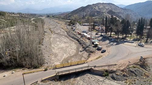 Potrerillos: rubricaron rutas y puentes con empresas adjudicadas