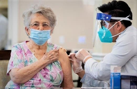 Desde el lunes, se aplica el segundo refuerzo de la vacuna covid- 19 en Luján