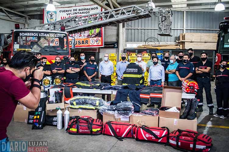 Bomberos de Luján adquirió nuevo equipamiento e indumentaria