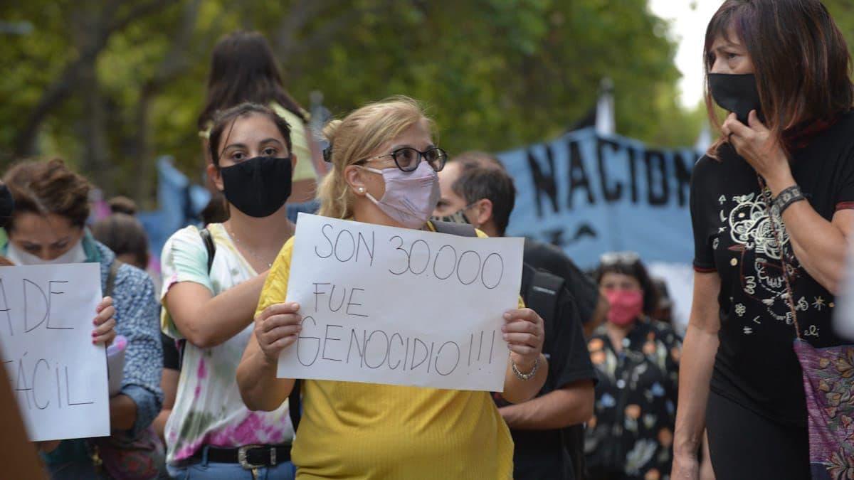 Árboles, caravanas y virtualidad en el Día de la Memoria en las provincias