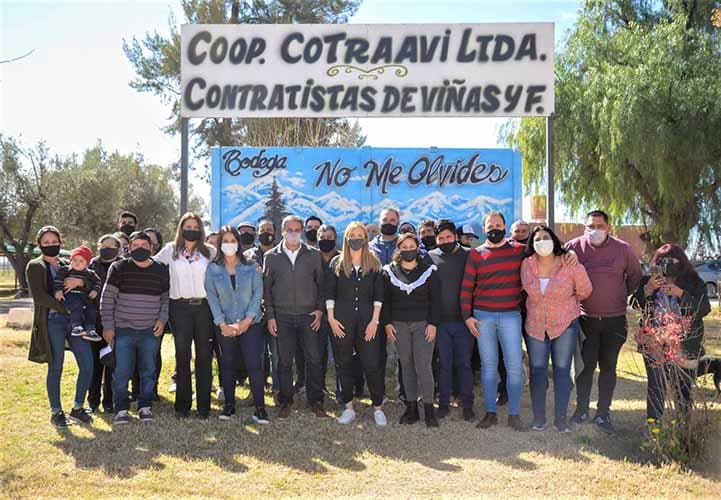 Sagasti dialogó con contratistas y jóvenes emprendedores de la zona este