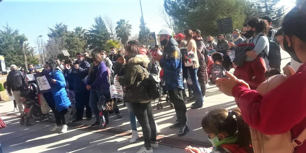 Inquilinos de Luján marcharon hacia el Parque Cívico en reclamo de viviendas