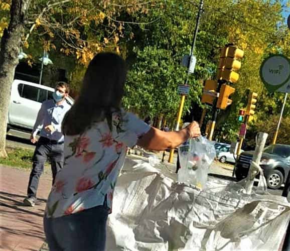 Invitan a los vecinos de Luján a cambiar plásticos por semillas