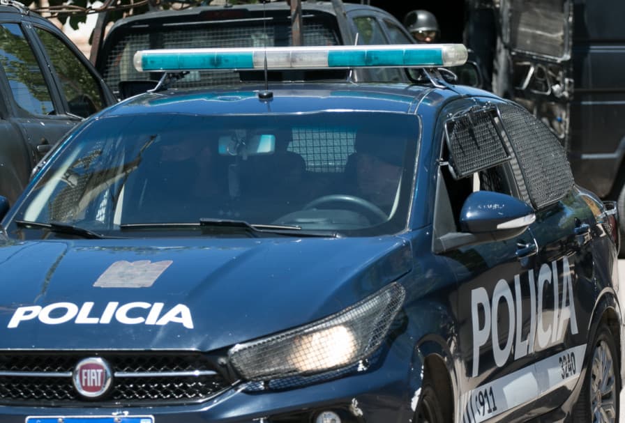 asalto robaron Asaltaron un sereno en Chacras. 2 efectivos auto