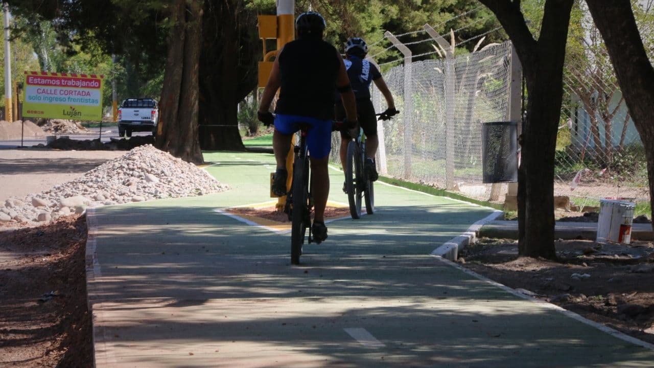 Ordenan colocar señalética en las ciclovías de Luján