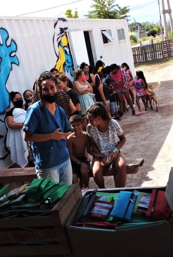 Comenzaron las clases en Luján y 100 niños recibieron útiles en Agrelo