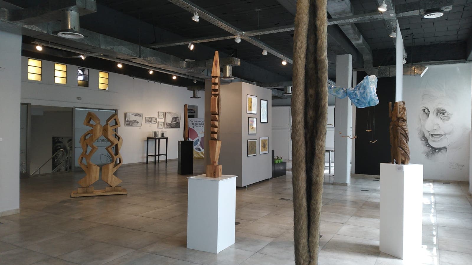 Mujeres que hacen: artistas lujaninas expondrán en la Sala Malbec y en Ugarteche