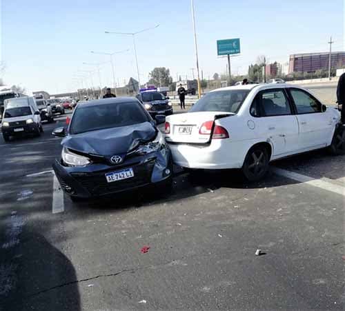 Accidente en cadena generó demoras sobre el Acceso Sur en Carrodilla
