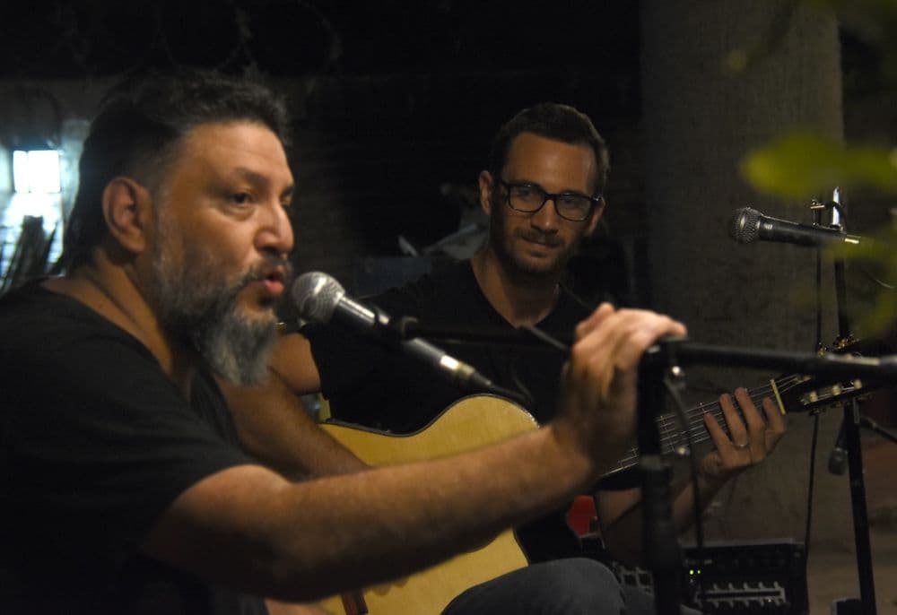 «Canciones», un espectáculo de Gustavo Maza junto a Luciano y Juan Rudman