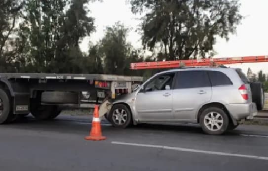 No alcanzó a frenar y chocó contra un semi en Luján de Cuyo