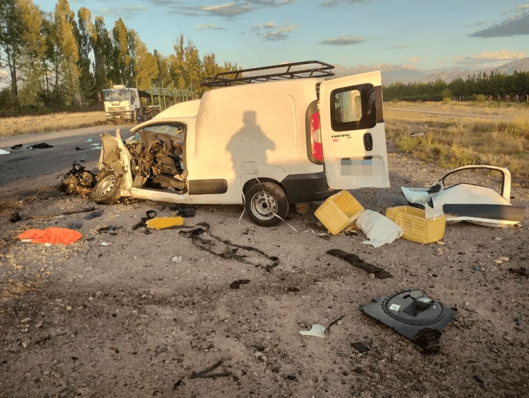 Dos personas están en grave estado por un accidente en Agrelo a las 6.30