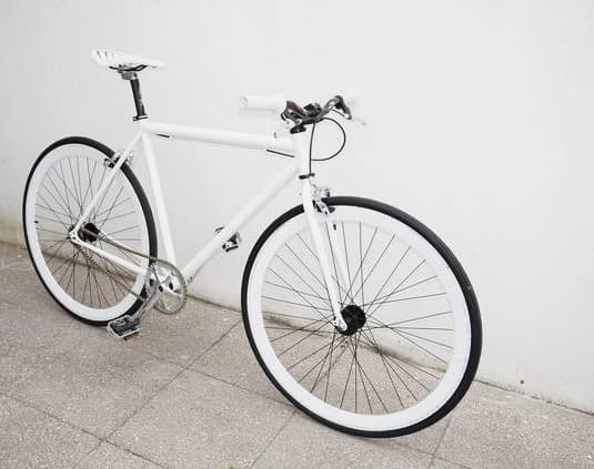 Lo amenazaron con un cuchillo para robarle la bici en Carrodilla
