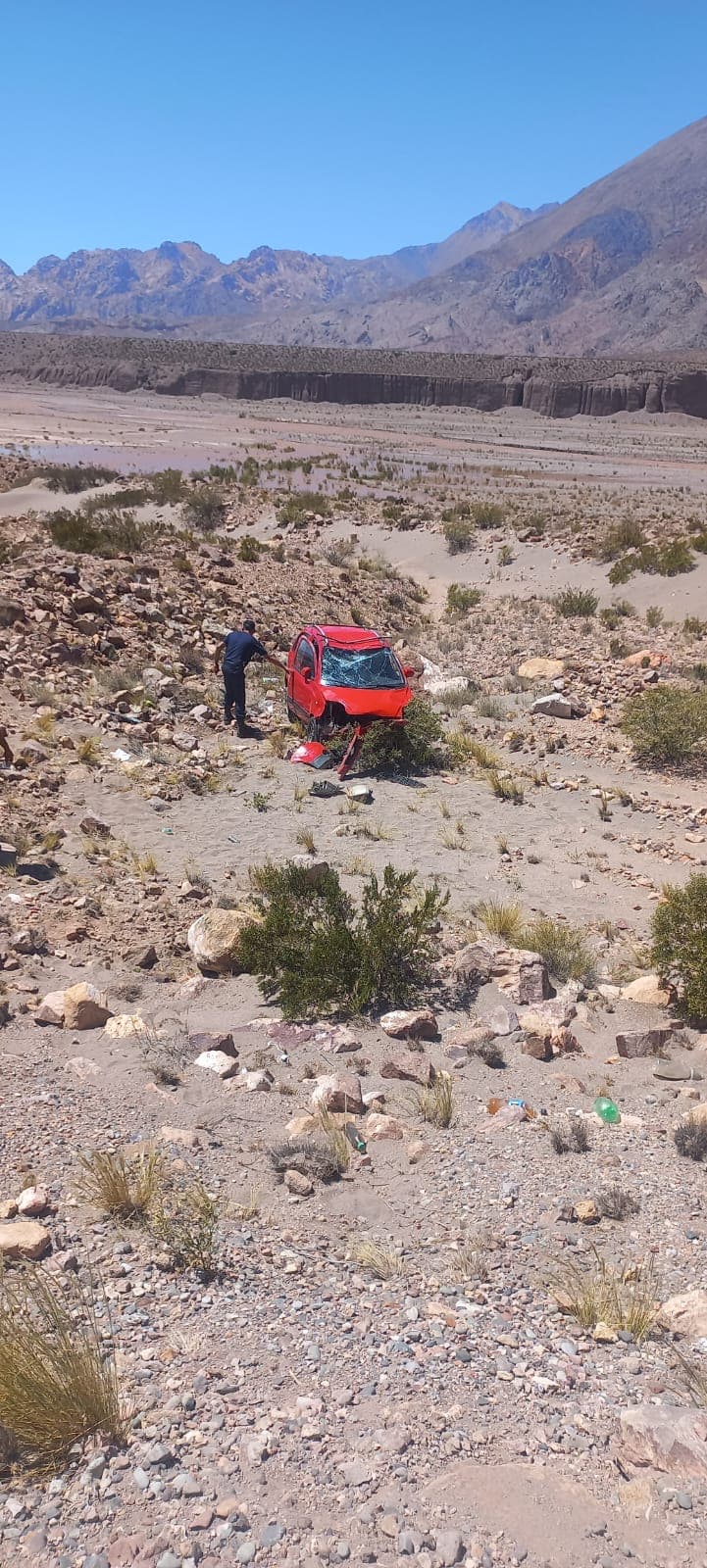 Vuelco en Alta Montaña en Ruta 7