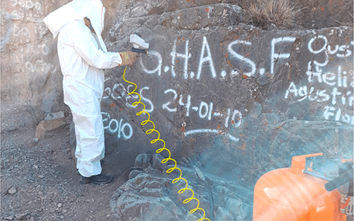 Fundación Pro Montaña removió grafittis y residuos de senderos de Luján de Cuyo.