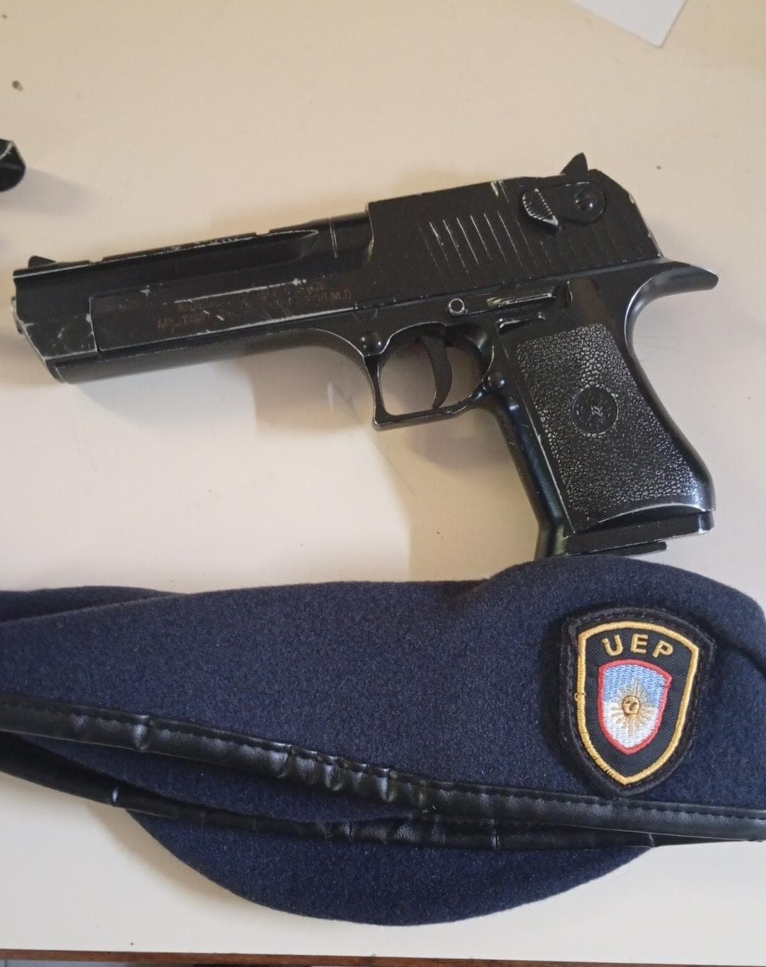 Caminaba por Luján con una réplica de arma
