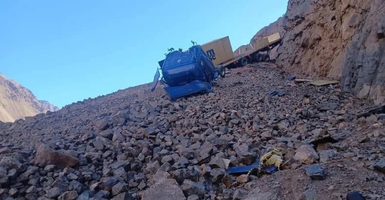 Un camionero murió tras desbarrancar en Ruta 7