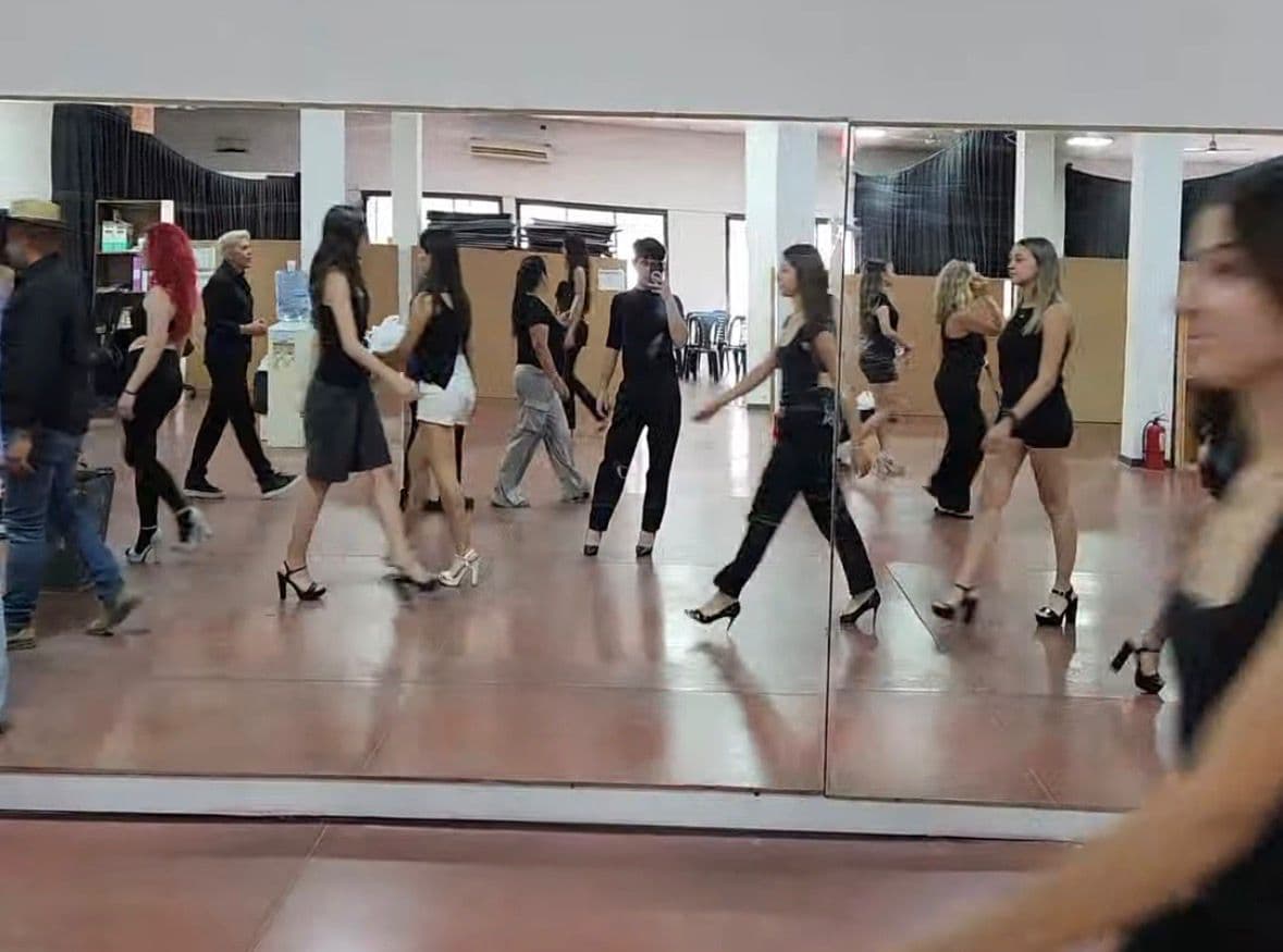 Inscriben a un Master Class de modelaje y talento