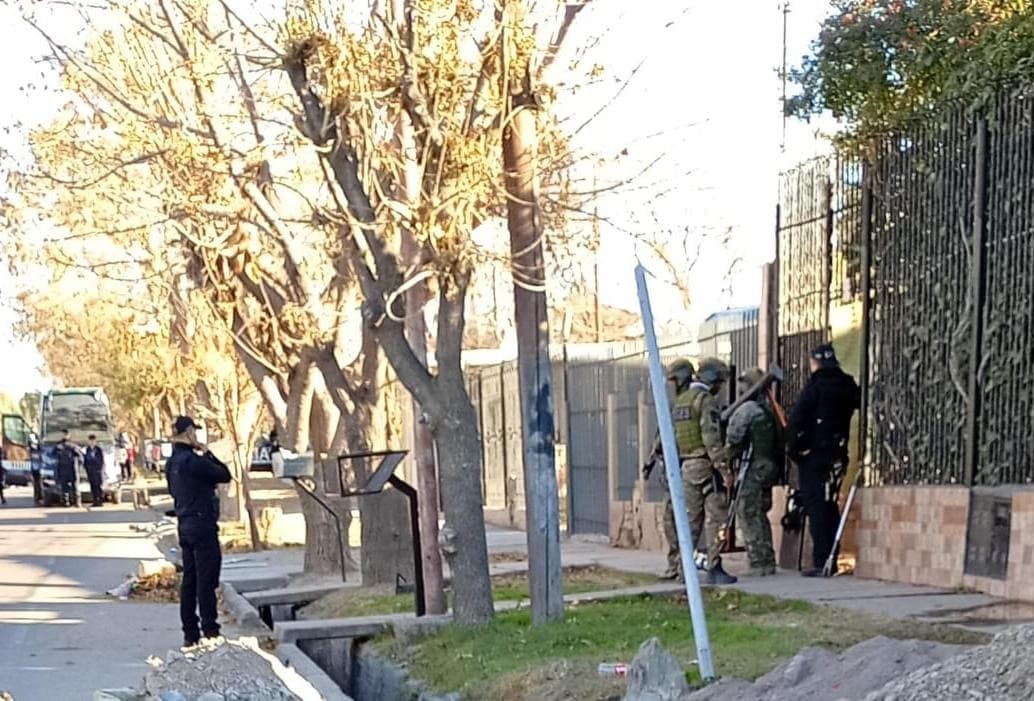 Un hombre trincheró a su familia en Carrodilla