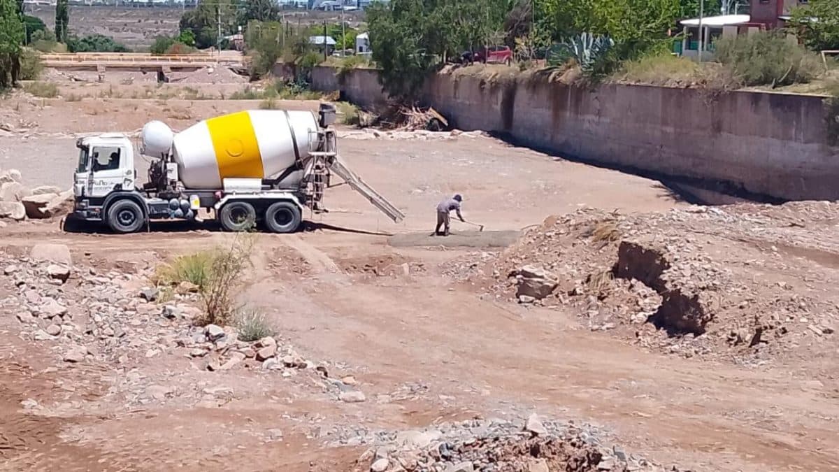 Pedemonte en Luján: limpiaron el colector Blanco Encalda