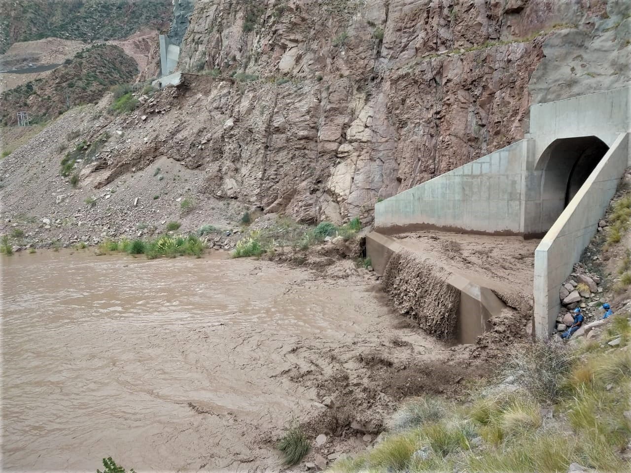 A las 17hs abren compuertas del dique Potrerillos