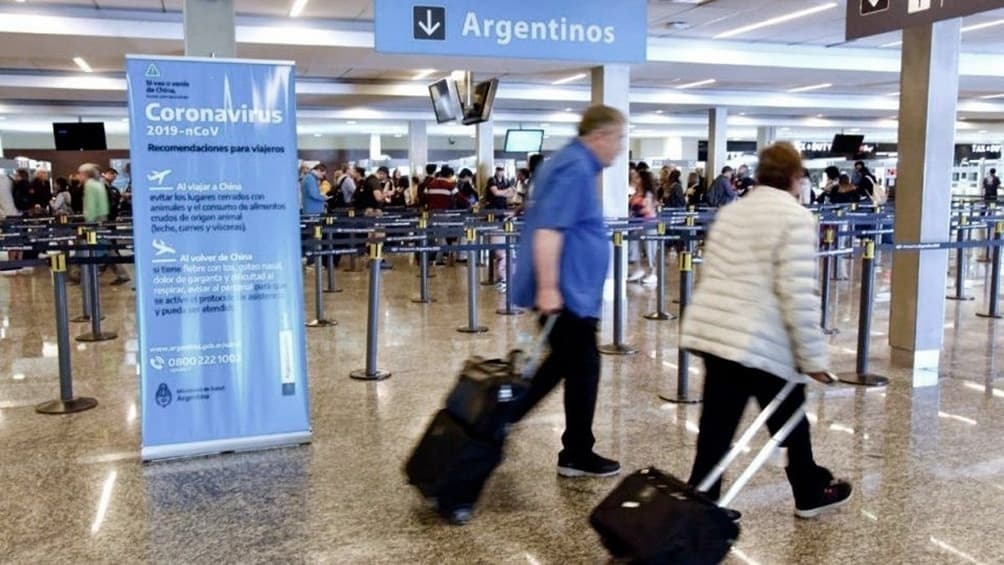 Desde hoy comienzan testeos a pasajeros del exterior
