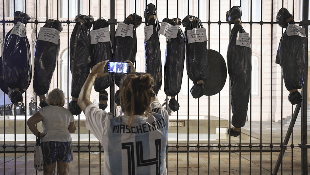 Los denunciados tras las bolsas en la marcha contra las «Vacunas VIP»