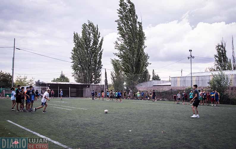 Inscriben para futbol infantil en Perdriel y Chacras de Coria