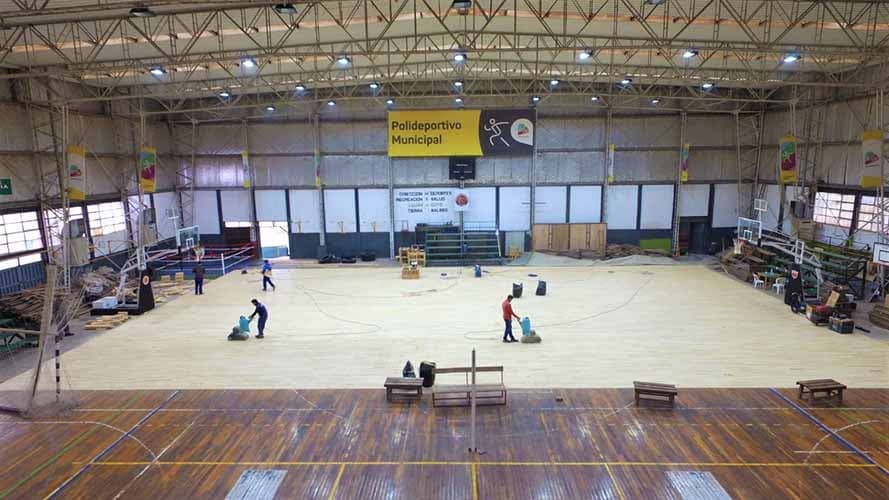 El polideportivo de Luján estrenará su cancha de parquet