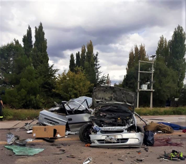 Hubo 1 fallecido y 3 heridos en un fuerte accidente en Luján