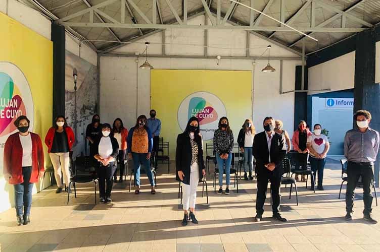 Certificaron en chocolatería y panadería a 20 alumnos de Luján