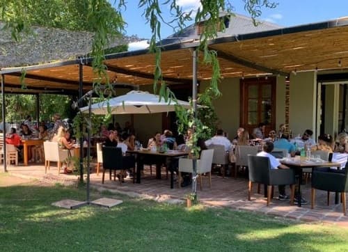 Llegó la vacuna para los gastronómicos, hoteleros y periodistas