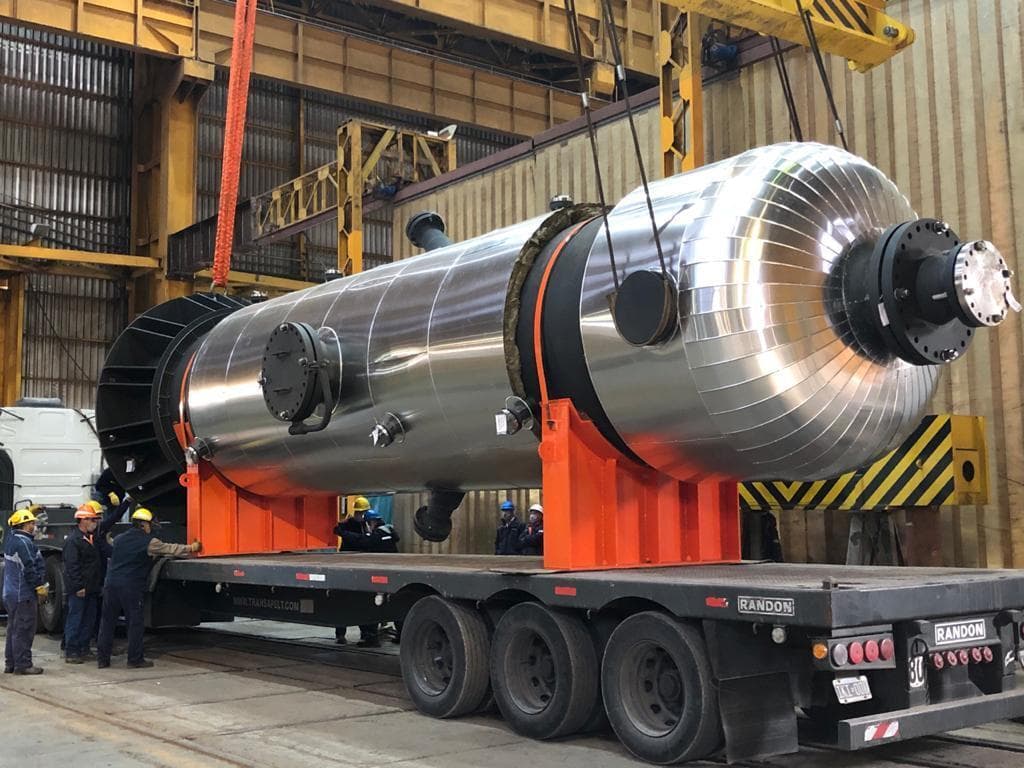 Trasladan un reactor a la refinería YPF