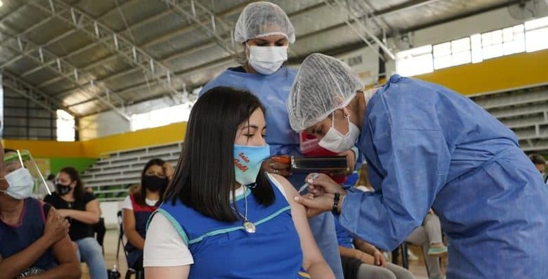 Éste sábado iniciará la vacunación a docentes y personal educativo mayor a 20 años