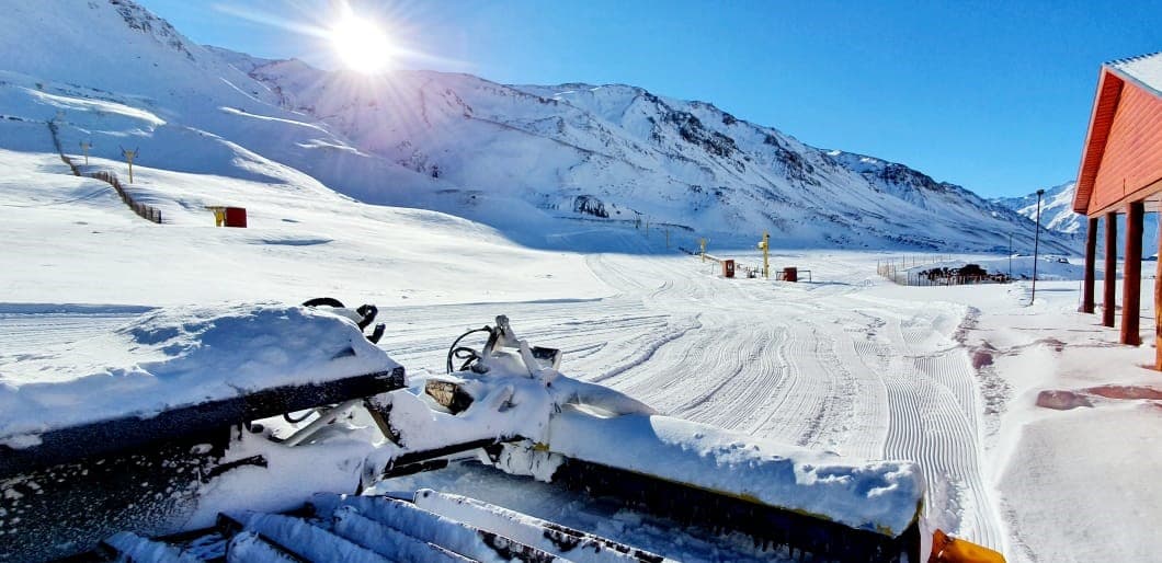 La montaña de Luján amaneció nevada