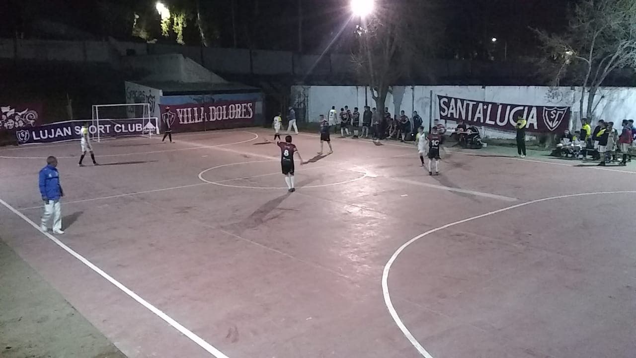 Espectáculo de goles entre LSC y La Colonia en futsal